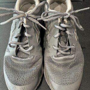 Vionic Miles Grey Sneakers Size 7.5